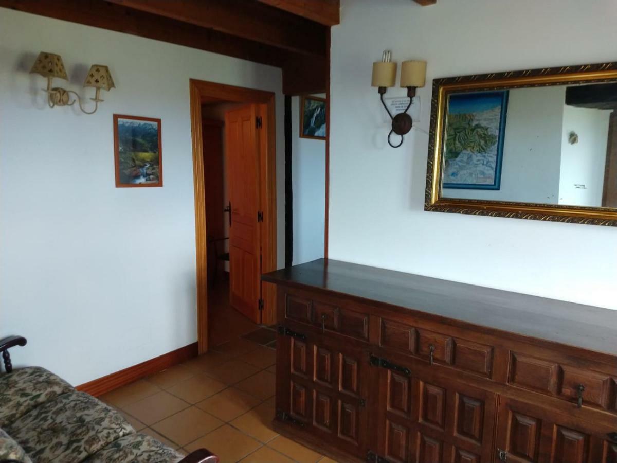 Gasthaus La Casa Del Acebal Solorzano Exterior foto